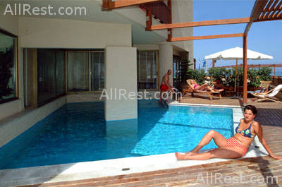 Steris Beach Hotel 8